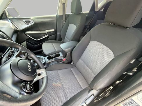 Used 2024 Kia Soul LX w/ Option Group 015 FWD image 16