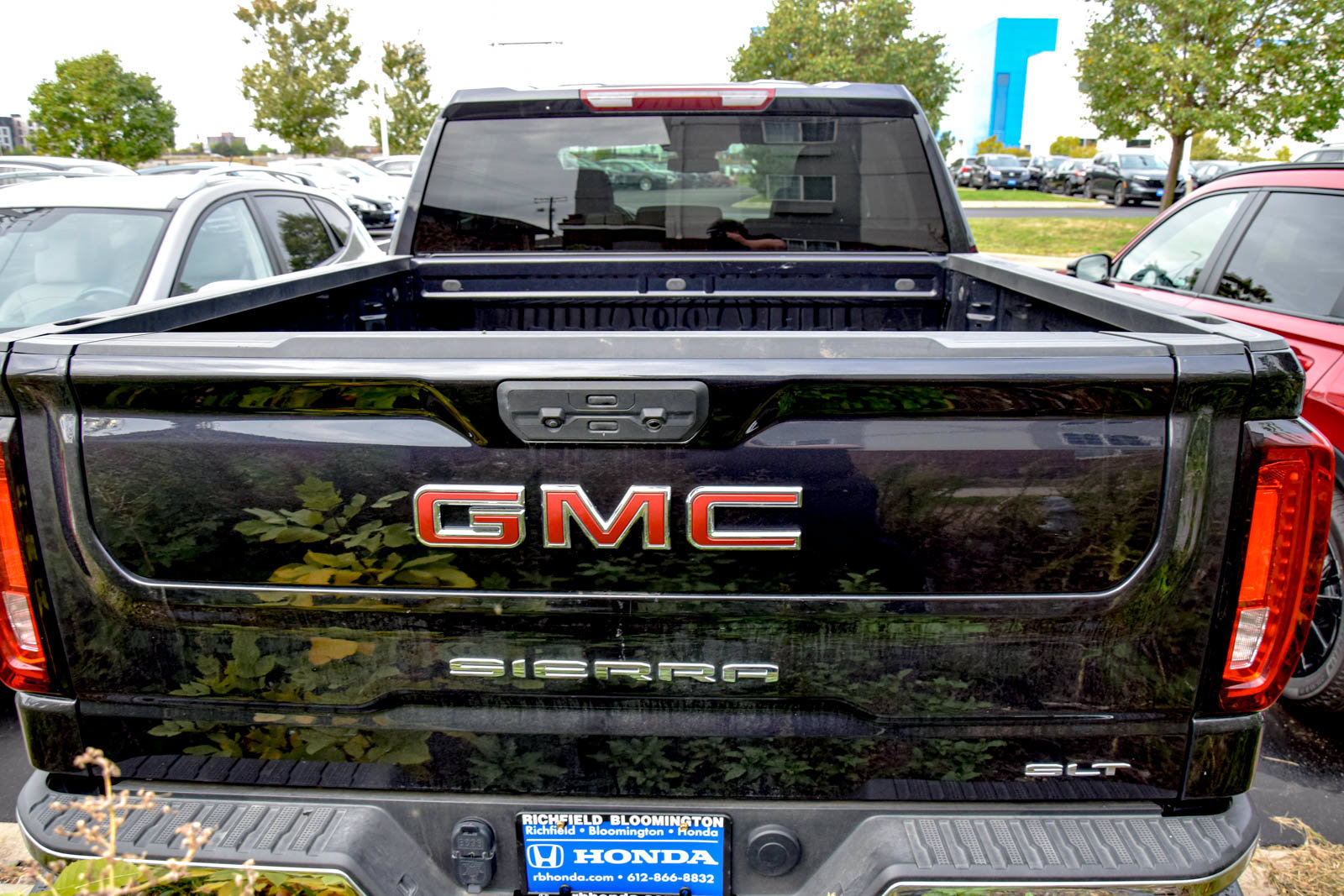 Used 2026 GMC Sierra 1500 SLT AWD/4WD image 5