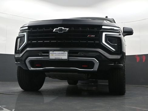 Used 2025 Chevrolet Suburban Z71 AWD/4WD image 37