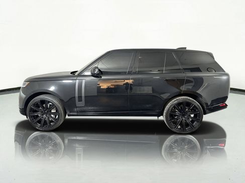 Used 2023 Land Rover Range Rover SE image 7