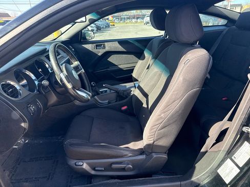 Used 2013 Ford Mustang GT image 9