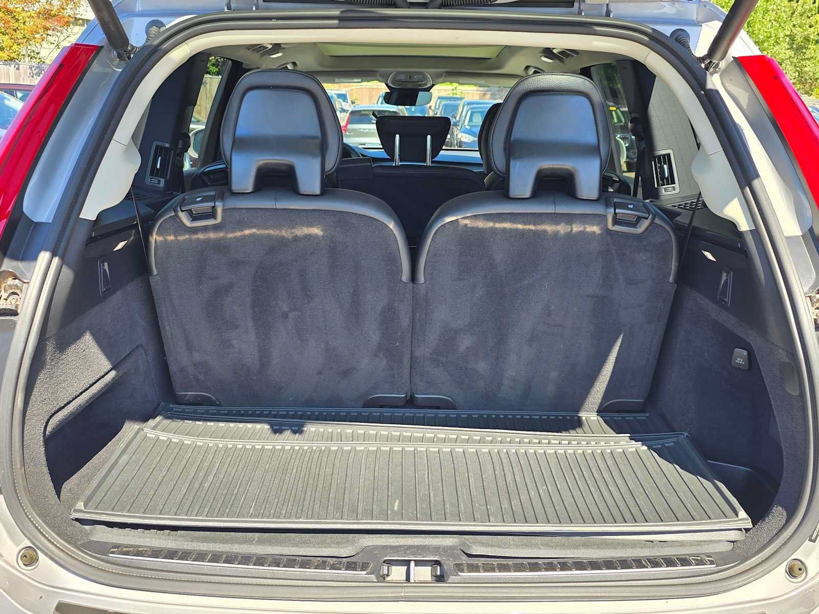 Used 2024 Volvo XC90 B6 Plus w/ Protection Package Premier AWD/4WD image 17