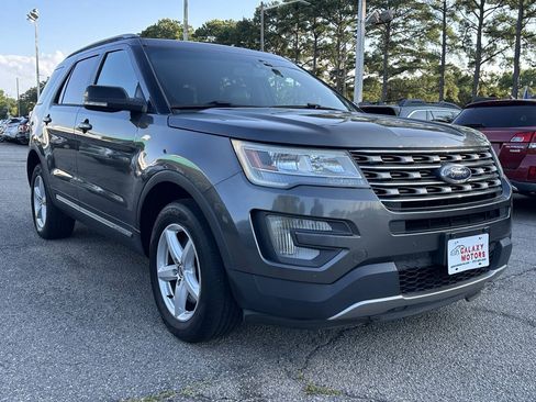 Used 2016 Ford Explorer XLT w/ Equipment Group 202A AWD/4WD image 3
