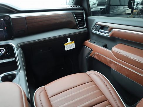 Used 2026 GMC Sierra 3500 Denali Ultimate image 20