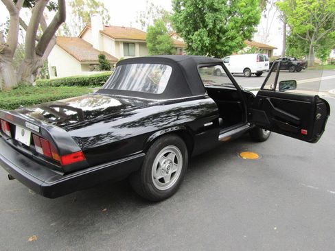 Used 1987 Alfa Romeo Spider Veloce image 37