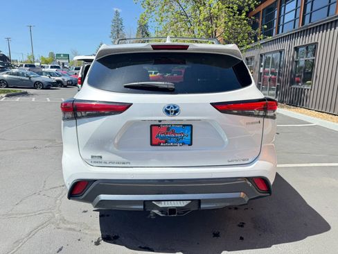 Used 2022 Toyota Highlander Limited AWD/4WD image 4