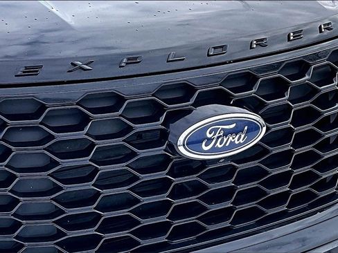 Used 2025 Ford Explorer ST image 30