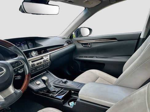 Used 2017 Lexus ES 350 w/ Premium Package FWD image 24