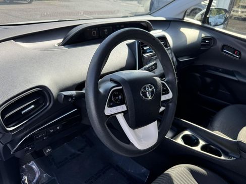 Used 2018 Toyota Prius Two w/ Prius Two Safety Plus Package FWD image 11
