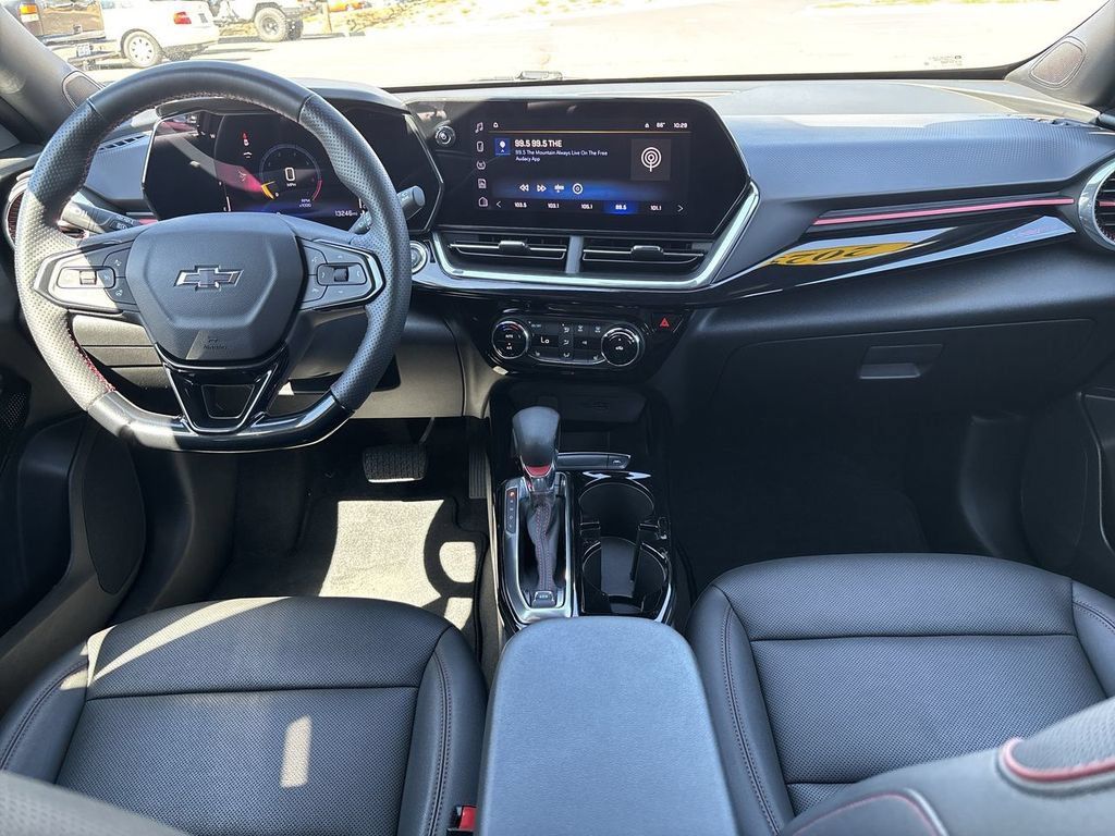 Used 2025 Chevrolet Trax RS w/ Driver Confidence Package FWD image 23