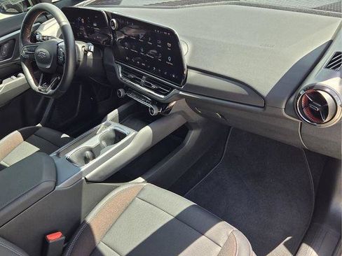 Certified 2025 Chevrolet Equinox EV RS FWD image 19