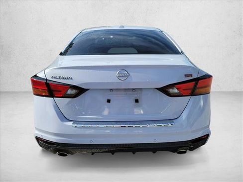 Used 2023 Nissan Altima 2.5 SR w/ SR Premium Package FWD image 6