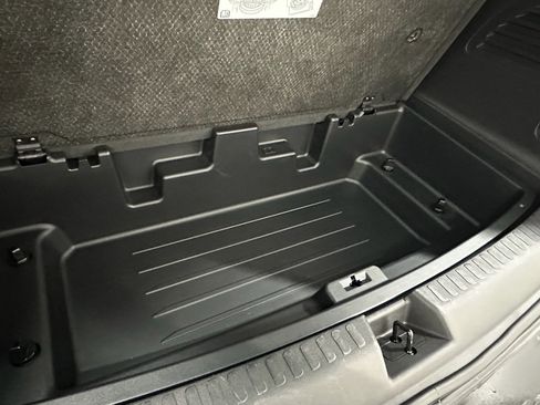 Certified 2025 Buick Enclave Sport Touring image 13