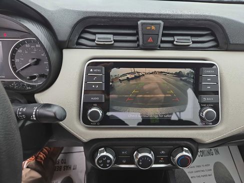 Used 2021 Nissan Versa SV image 12