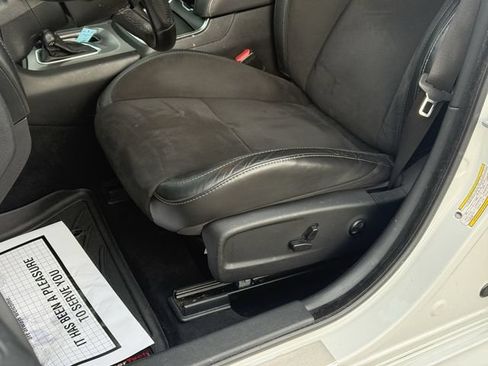 Used 2019 Dodge Charger Scat Pack w/ Technology Group RWD image 13