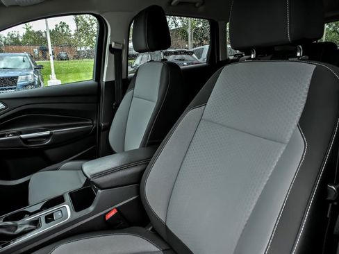 Used 2017 Ford Escape SE w/ SE Cold Weather Package FWD image 14