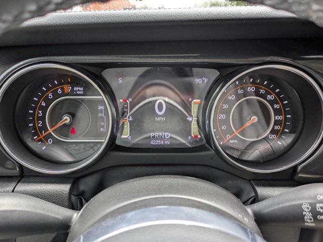 Used 2022 Jeep Wrangler Unlimited Sahara AWD/4WD image 26