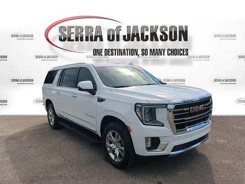 Used 2024 GMC Yukon XL SLT w/ SLT Luxury Package AWD/4WD image 2