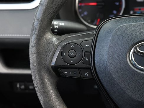 Used 2020 Toyota RAV4 LE image 21