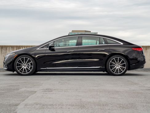 Used 2025 Mercedes-Benz EQS 450+ 4MATIC Sedan image 3