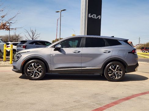 Certified 2024 Kia Sportage EX image 4