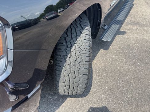 Used 2023 RAM 1500 Laramie AWD/4WD image 25