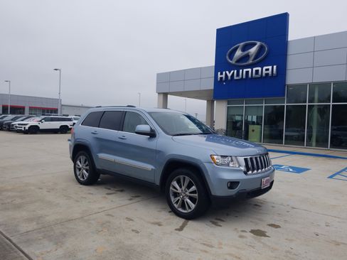 Used 2013 Jeep Grand Cherokee Laredo RWD image 1
