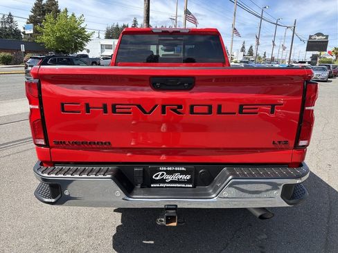 Used 2024 Chevrolet Silverado 2500 LTZ w/ LTZ Convenience Package AWD/4WD image 8