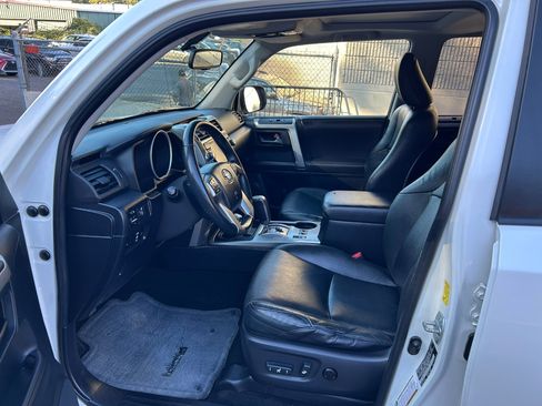 Used 2010 Toyota 4Runner Limited image 9