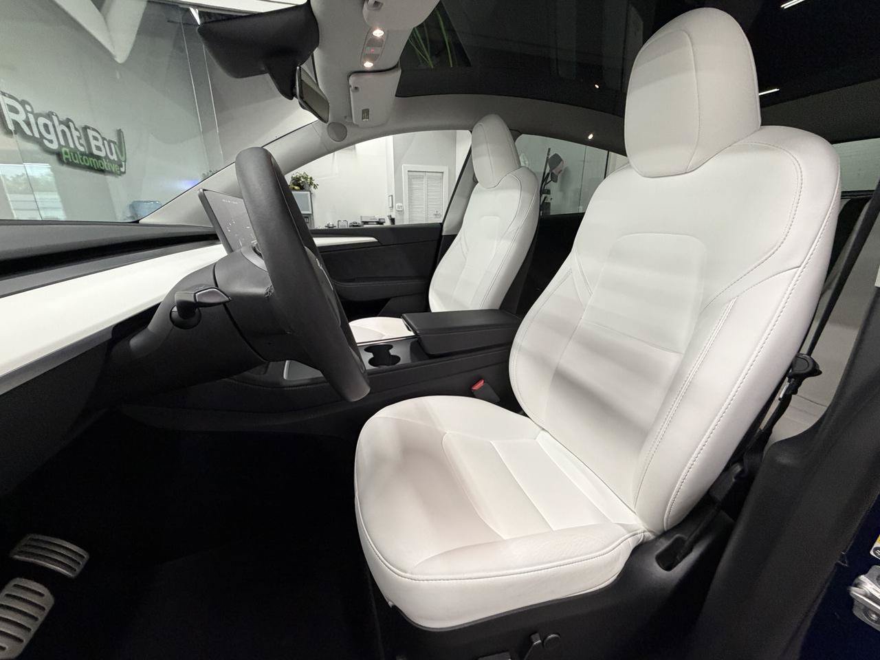 Used 2023 Tesla Model Y Performance AWD/4WD image 9