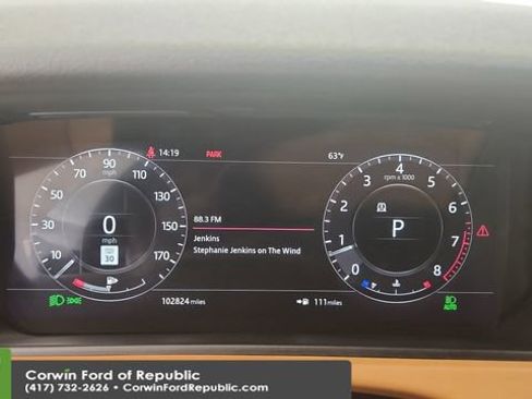 Used 2018 Land Rover Range Rover Velar R-Dynamic SE image 15