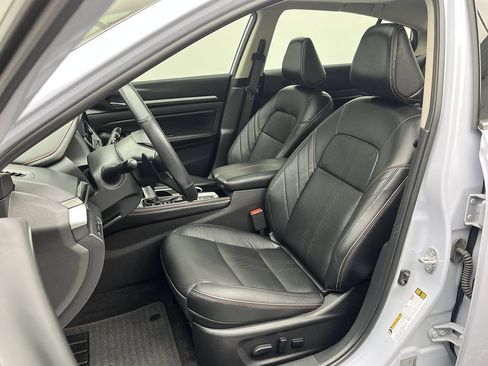 Used 2024 Nissan Altima 2.5 SR w/ SR Premium Package AWD/4WD image 11