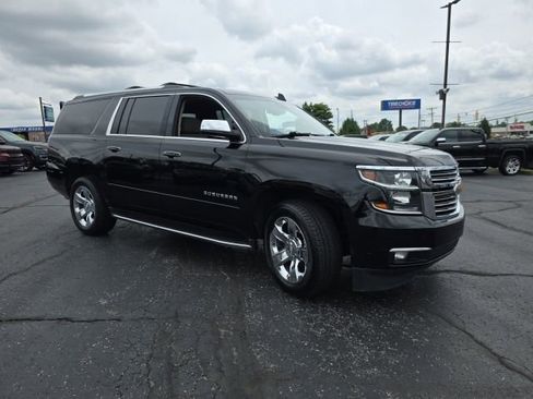 Used 2017 Chevrolet Suburban Premier AWD/4WD image 9