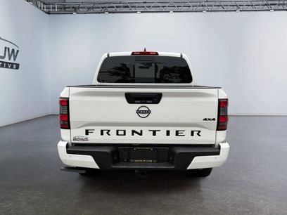 New 2026 Nissan Frontier SV w/ Tow Package