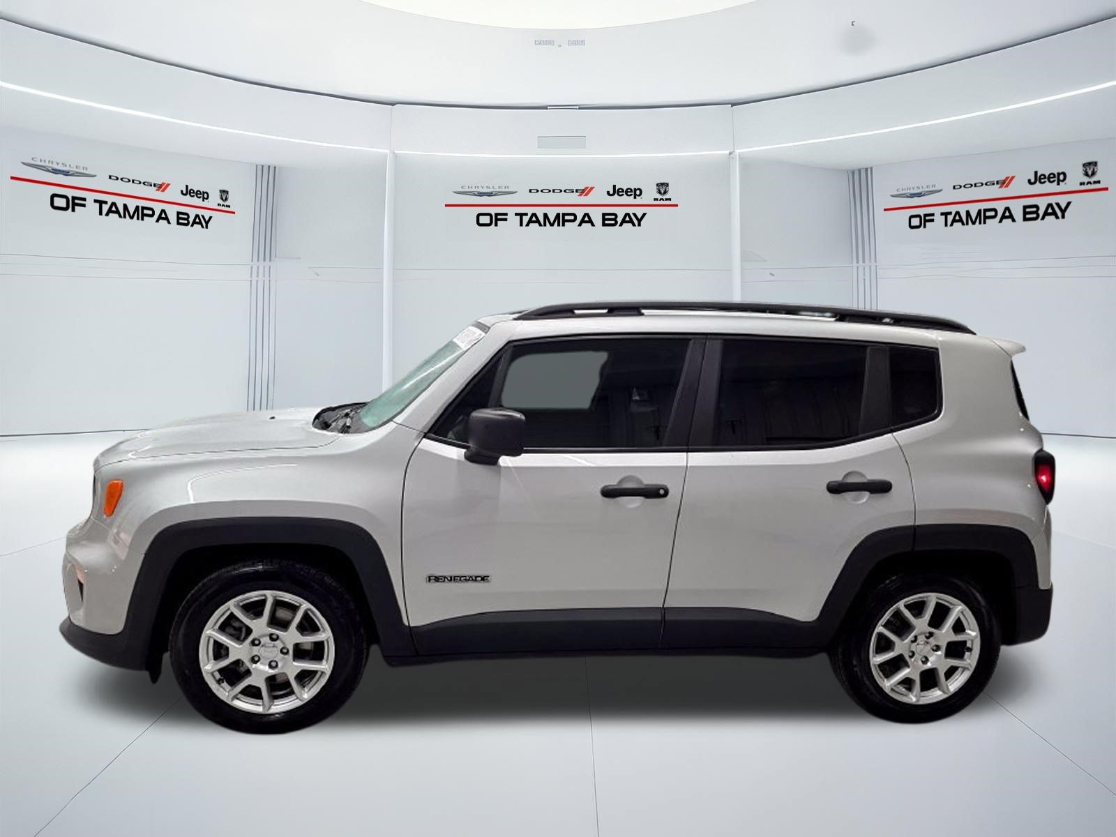 Used 2020 Jeep Renegade Sport w/ Sport Appearance Group FWD image 3