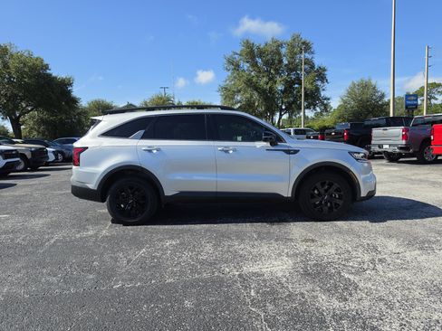 Used 2022 Kia Sorento S AWD/4WD image 3
