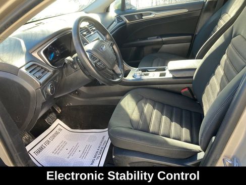 Used 2019 Ford Fusion SE image 11