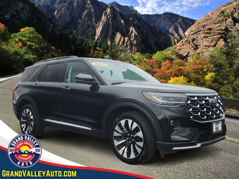 Used 2025 Ford Explorer Platinum w/ LUX Leather Package image 1