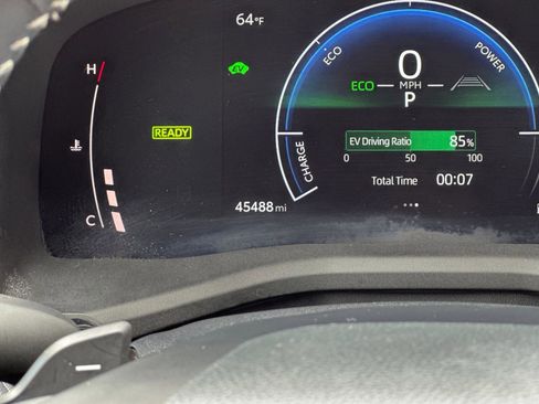 Used 2025 Toyota Camry SE image 20