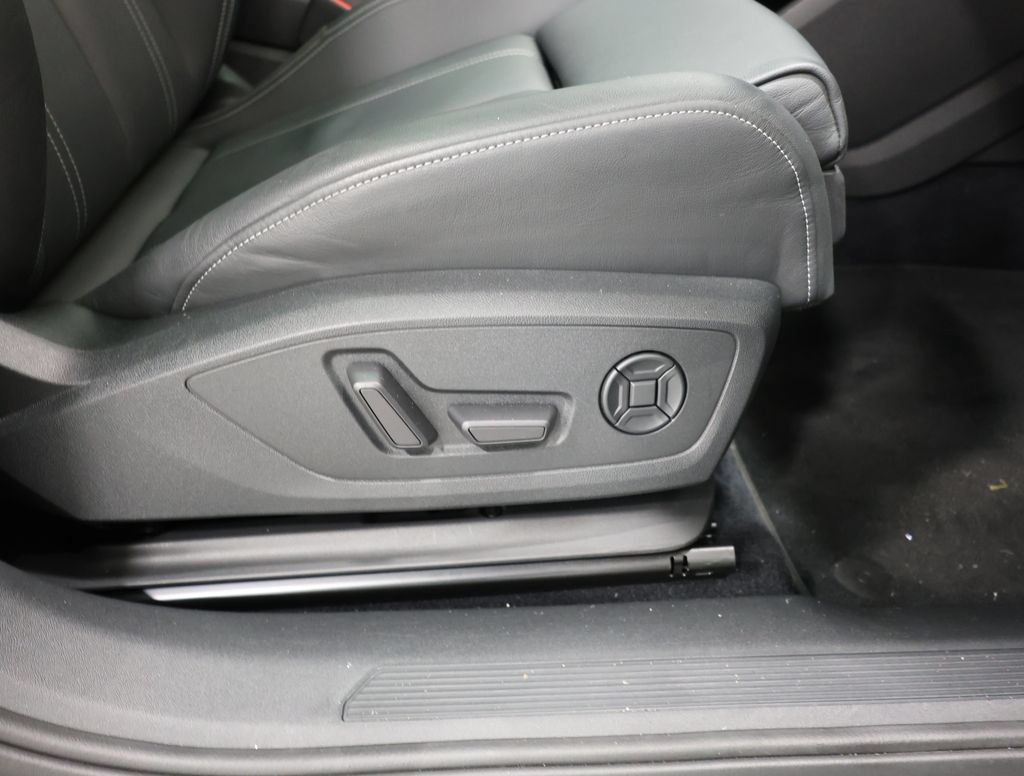 Used 2023 Audi Q4 e-tron Premium Plus w/ Premium Plus AWD/4WD image 22