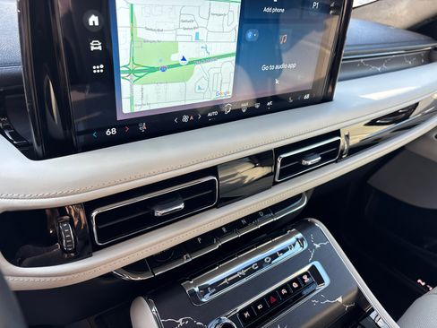 Certified 2025 Lincoln Aviator Black Label AWD/4WD image 21