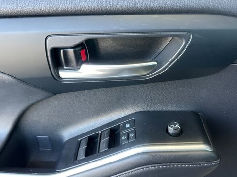 Certified 2021 Toyota Highlander XLE FWD image 10