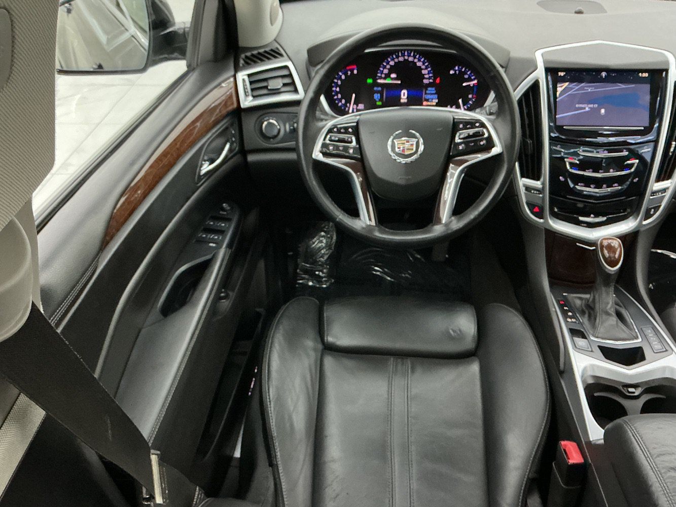 Used 2016 Cadillac SRX Luxury w/ Driver Awareness Package AWD/4WD image 31