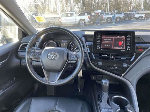 Used 2022 Toyota Camry SE image 14
