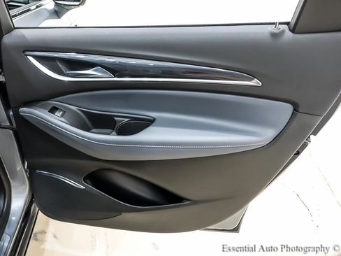 Used 2024 Buick Enclave Premium image 31