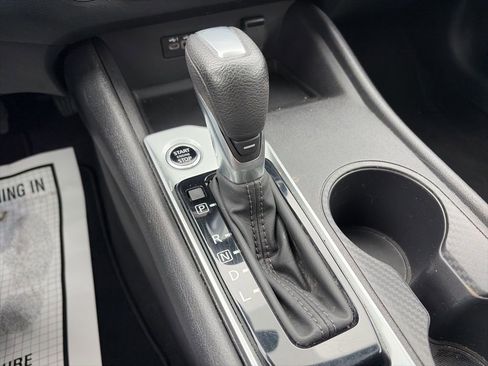 Used 2025 Nissan Altima 2.5 SV image 12