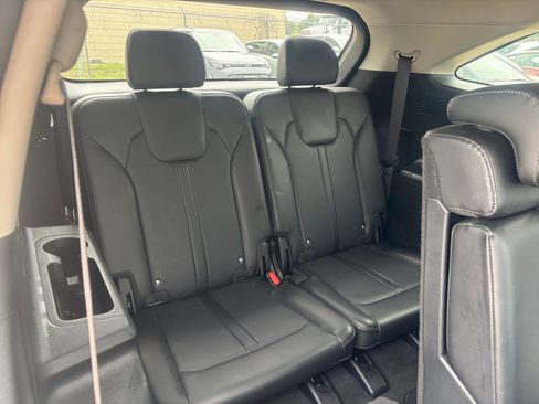 Used 2024 Kia Sorento S FWD image 31