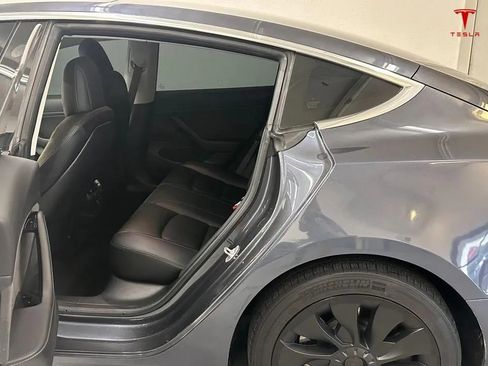 Used 2018 Tesla Model 3 Long Range image 15