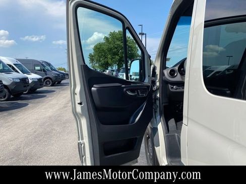 New 2025 Mercedes-Benz Sprinter 2500 image 9