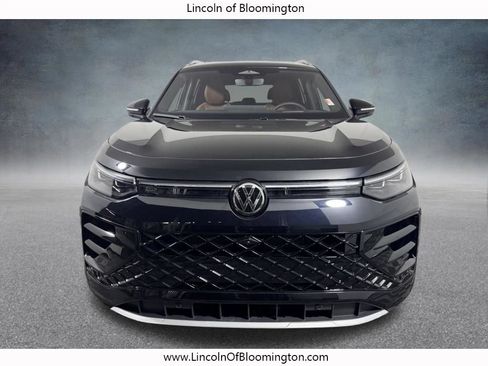 Used 2026 Volkswagen Tiguan SEL R-Line AWD/4WD image 9